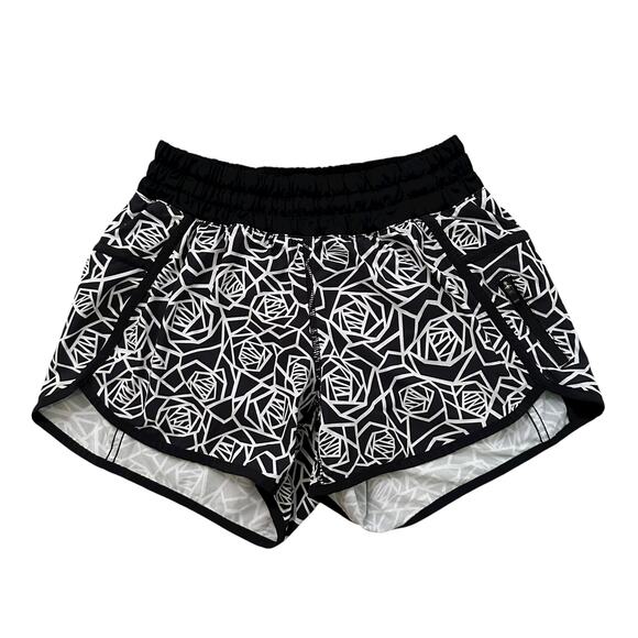 Lululemon black & white pattern athletic shorts size 4 - Picture 1 of 7